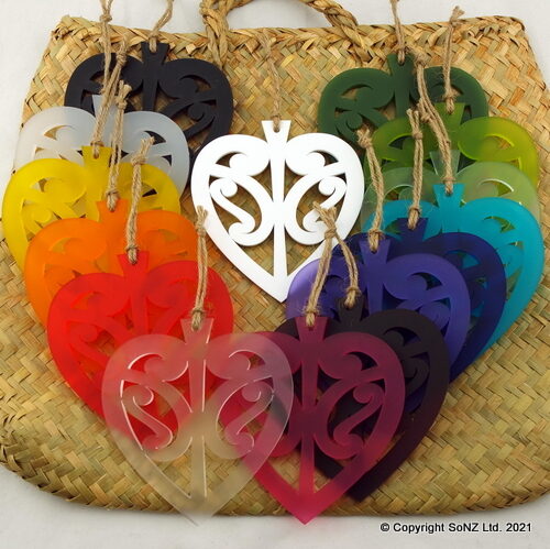 Kōwhaiwhai heart wall decor set